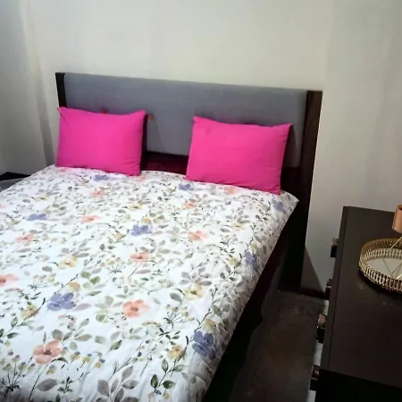 Kpz Flats - Cheap Staying Sleeping Place Apartment *